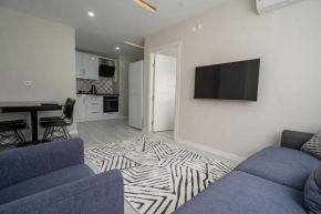 Cozy Apartment with Central Location and Balcony Close to Beach in Muratpasa, Antalya